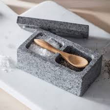 16 x 10 x 18 cm envoyé dans un colis bien protégé en. Granite Salt And Pepper Pinch Pot