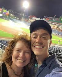 I'm so so bad at taking pictures with the people that I care about, but  here are some of my favorite from 2022. There are many more than this, but  ¯\_(ツ)_/¯ I