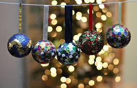Basteln Mit Styroporkugeln Zu Weihnachten Pailletten Dekorieren Weihnachtsbaumschmuck Diy Wei Styroporkugel Basteln Weihnachten Tannenbaum Basteln Weihnachten