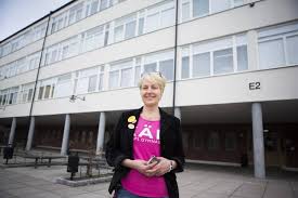 0180:9273 klara teoretiska gymnasium östra; Fler Antagna Men Betygen Rasar Pa Karrtorps Gymnasium
