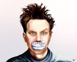He has had chemotherapy for five months, like him wrote on social media.during this difficult time he can obviously rely on the support of his band colleague travis barker (45) and the former blink 182 member tom delonge (45). Mark Hoppus By Havoqc On Deviantart