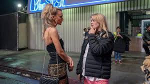 Hillbilly elegy star glenn close in armani privé; Promising Young Woman Carey Mulligan Film Deeply Troubling Bbc News