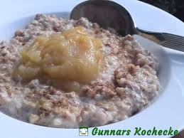 Bookweitengort Buchweizengrutze Mit Apfelmus Zimt Und Zucker Rezept Ostfriesland Buchweizengrutze Rezepte Lebensmittel Essen