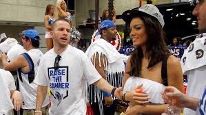 He is the shooting guard for the nba's los angeles clippers. Photos Ex Mavs Current Wolves Pg J J Barea S Girlfriend Zuleyka Rivera