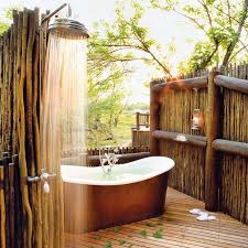 Ya, seperti yang dibahas diawal, tentunya keramik lantai yang dipasang di ruang tamu berbeda dengan yang dipasang di lantai dapur atau kamar mandi. Seolah Menyatu Dengan Alam 9 Inspirasi Desain Kamar Mandi Outdoor Ini Bikin Segarnya Totalitas Diadona Id