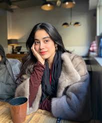 Jhanvi Kapoor Height Age Boyfriend Family Biography More Jhanvi kapoor stands tall at 5′ 4″ & weighs approx. jhanvi kapoor height age boyfriend
