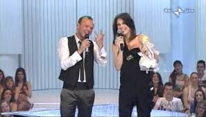 P miezz e quatt sciem senza rispett c simm iut tutt p sott!a causa di alcuni stupidi senza rispetto ci siamo andati tutti sotto.video con commenti bloccati. Questi Siamo Noi Lo Show Di Gigi D Alessio E Anna Tatangelo Lunedi 25 Novembre 2013 Su Canale 5 Anticipazioni Tvblog