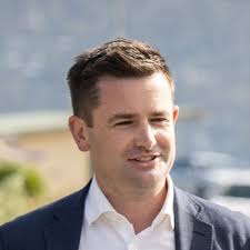 I paid tribute to Peter and Frances Bender in Parliament this week.