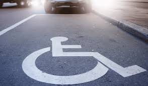 Auf einem behindertenparkplatz dürfen menschen mit behinderung parken, die einen bestimmten parkausweis (auch parkerleichterung genannt) besitzen. So Beantragen Sie Einen Behindertenparkplatz Ausweis