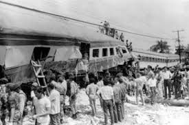 Sepanjang hidup saya, apabila kereta saya kecemasan macam tayar pancit, bateri habis, perlu pinjam starter atau apa apa accident hanya budak melayu muda yang selalu tolong saya. Kecelakaan Kereta Api Bintaro 1987 Wikipedia Bahasa Indonesia Ensiklopedia Bebas