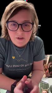 Wanna see a magic trick? #aunt #magic #magictrick #auntlife #howto