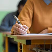 In aceste jocuri, copiii isi asuma diverse roluri care le dezvolta. Jocuri De Cunoastere Miscare Marian Dorin 04 04 2013