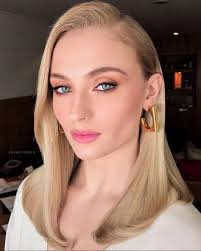 Sophie Turner Jonas (@sophsturner) • Instagram photos and videos