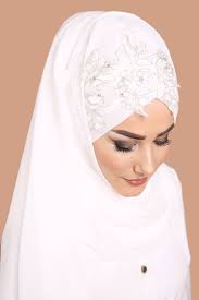 Yeni Urun Gupuru Tasli Hazir Bone Sal Kirik Beyaz Urun Kodu 2018 1 59 90 Tl Sal Turban Kiyafetler Urunler