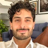 Axel Tapia's Instagram, Twitter & Facebook