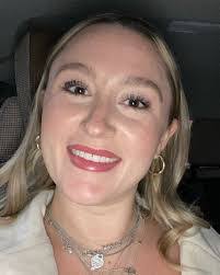 Karina Andrew's Instagram, Twitter & Facebook