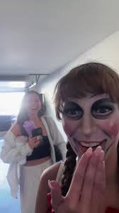 Tutorial de Maquillaje de Annabelle para Halloween