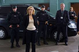 The fall is a british crime drama series created by allan cubitt. Gillian Anderson In The Fall Cool Wie Eh Und Je Diestandard Derstandard De Wissen Und Gesellschaft