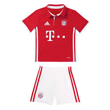 Beim sport kannst du dein trikot mit. Fc Bayern Trikot Home Mini Kit Offizieller Fc Bayern Store