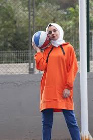 Arkasi Yazili Sweat Standart Beden Secenegi Ile Ve Kirmizi Turuncu Yesil Saks Mavi Gul Kurusu Ve Siyah Renk Secenekleri Ile Melike Kadin Giyim Kadin Siyah Renk