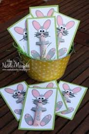 Schone Bastelidee Fur Ostern Und Auch Ein Schones Personliches Geschenk Noch Mehr Ideen Gibt Es Auf Www Spaaz De Easter Crafts Easter Diy Crafts