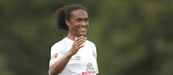 Tahith chong is a dutch professional footballer who currently plays as a left winger for english premier league club manchester united. Manchester United S Tahith Chong Set For Loan Move To Birmingham City Man United News Transfer News The Peoples Person