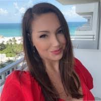 Karen Glasser's Instagram, Twitter & Facebook