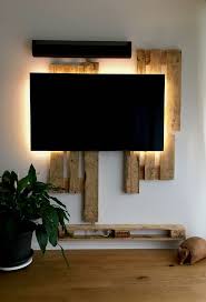 Tv Ruckwand Aus Paletten Und Led Beleuchtung Ideen Blog Aus Beleuchtung Blog Ideen Led Beleuchtung Wohnzimmer Beleuchtung Wohnzimmer Holzwand Wohnzimmer