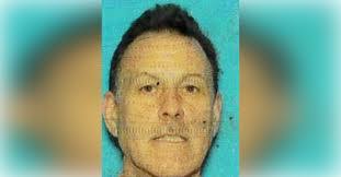 Dee Loveland's Instagram, Twitter & Facebook