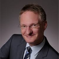 Diana Effinger's Instagram, Twitter & Facebook