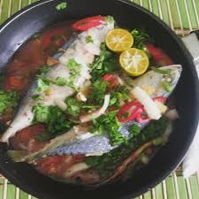 Ikan kembung(ikan direbus dengan sedikit garam dan asam keping) resepi ikan kukus air asam ikan kukus: Resepi Ikan Kembung Air Asam