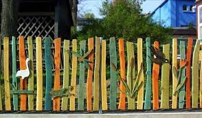 Ein glaszaun ist nicht nur stylish und modern, er ist zudem sicher und bietet außerdem zusätzlichen gartenzaun aus stein originelle zäune Kreative Gartenzaun Ideen Archzine Net