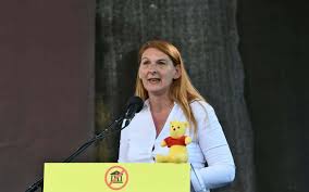 Tízezres tömeg tüntetett szombaton délután jámbor andrás és a szikra mozgalom által szervezett demonstráción a diákváros helyére tervezett fudan kampusz és az … G S3yhvi6pok4m