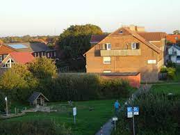 Lernen sie dabei die region mit ihren vielen reizen und spezialitäten sowie den leuten kennen. Ferienwohnung Deichstr 13 Norddeich Firma Ferienwohnungen Kayser Herr Christian Kayser