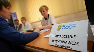 Drogą elektroniczną czyli przez internet. Zmiany W Programie 500 Plus 2021 Sprawdz Do Kiedy Nalezy Zlozyc Wniosek O Przyznanie Swiadczenia