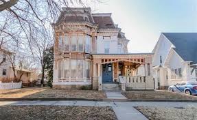 1896 Hutchinson Ks 80 000 Old House Dreams Victorian Style Homes Old Houses For Sale