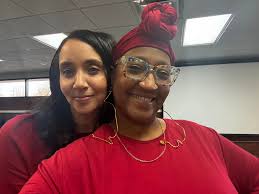 Yall this is my first time out the house since Tuesday! Whatever is going  around, it got me 🤦🏾‍♀️ Thought I could venture out for a bit, now I'm  fatigued, let me