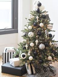 Unique and unusual christmas tree topper ideas that will fit any holiday theme, including harry potter christmas tree toppers, custom tree toppers, and more. 20 Unique Christmas Tree Topper Skirt Ideas Diy