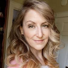 Is it okay to leave a medium super of honey