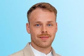 Daniel Parden's Instagram, Twitter & Facebook