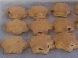 320 g di farina 00, 170 g di farina manitoba, 8 g di sale fino, 300 g la pasta andrà lasciata riposare in frigo per almeno un'ora. Ricetta Biscotti Di Pasta Sfoglia Ripieni Dolcidee