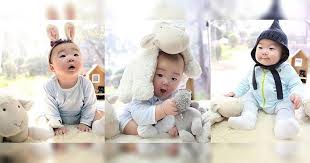 Bayi telah mempunyai tulang yang kuat dan mulai bisa mendengar bulan ke 7, otak bayi terus berkembang luas, lemak dalam badan mulai bertambah dan rambutnya terus tumbuh. 13 Fakta Tentang Bayi Kembar Yang Wajib Mama Tahu Popmama Com