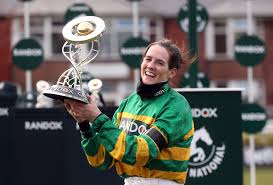 La irlandesa rachael blackmore, de 31 años, ha derribado una de las blackmore, y minella times, cruzaron la línea de meta del grand national en primera posición, por delante de aidan coleman. Txydu91p6vybmm