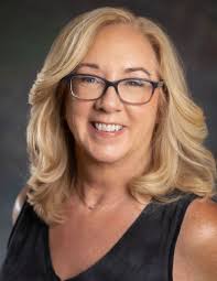 Geri Lewis's Instagram, Twitter & Facebook