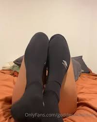 Naughtynadiask Vibrates Her Pussy Solo And Having Multiple Orgasms Leak  Onlyfans - SheeshFans