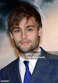246 fotos e imagens de alta resolução de Douglas Booth Noah