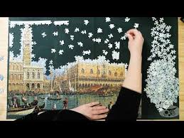 Putting together a 42,000 piece puzzle, a time lapse. 42 000 Piece Jigsaw Puzzle Timelapse
