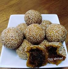 Cara buat kulit kuih bom :~ dalam mangkuk atau basin, masukkan gula pasir. Resepi Kuih Bom Kuih Bijan Berinti Kacang Kegemaran Ramai Bidadari My