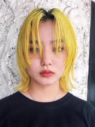 Ahead_Hair〉日本設計師：Rina Kato 的用色，既俐落，又時尚，喜歡。 Hair： @katori____na Salon：  people aoyama #japanesehair #aheadmediaasia #aheadhairmedia  #日本髮型師#日系染髮@aheadhairmedia