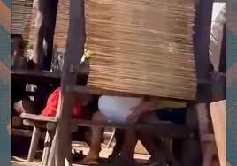 El subsecretario de salud admitió que pasó el fin de año con familiares cercanos en una playa de la costa de oaxaca. Video Gatell No Respeto La Sana Distancia De Su Pareja La Otra Opinion